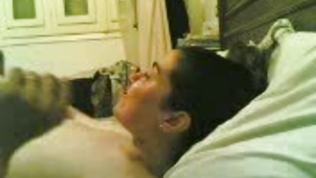 男は同時に三つのバイセクシュアルと荒い肛門セックスを夢見て眠りに落ちた。 無料 動画 えろ 女性