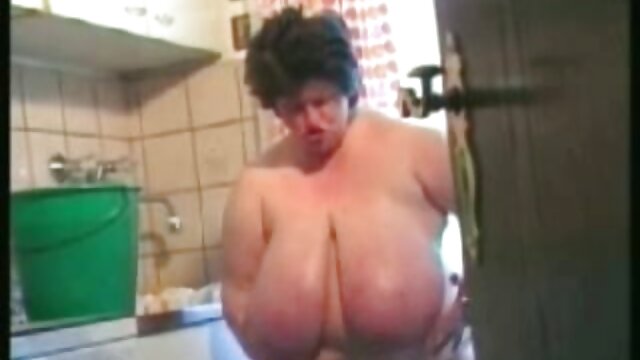 ロシアのblondesは、鋳造で膣性を持っています。 えろ 一徹